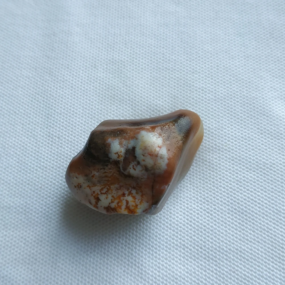 Natural beautiful stone Ornamental raw stone raw agate Silk Road Collectibles unique collection Natural beautiful stone Ornamental raw stone raw agate Silk Road Collectibles unique collection