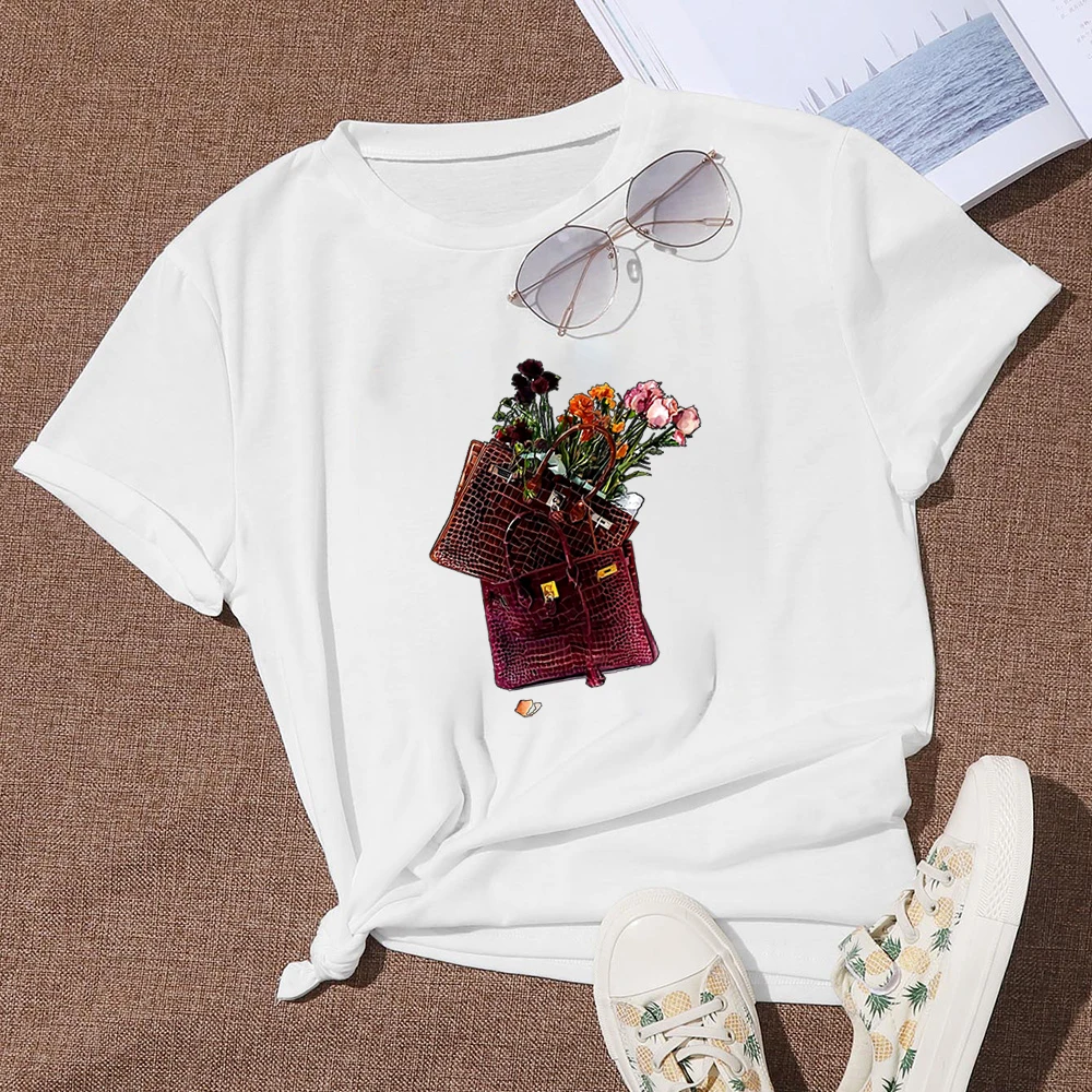 

Round Neck Comfortable New T Shirt Women Kawaii Beautiful Bag And Champagne Loose Graphic T-shirt beauty champagne T Shirt
