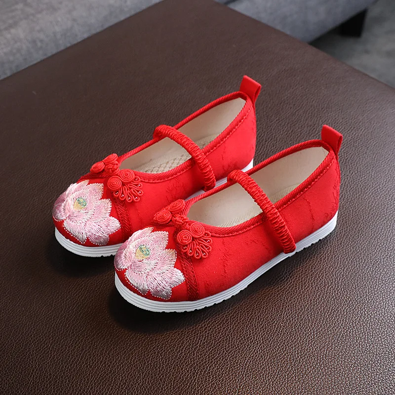 

Chinese Beijing Shoes for Children Lightweight Breathable Ethnic Cotton Shoes Butterfly Embroidered Flat Dress Dance Sneakers