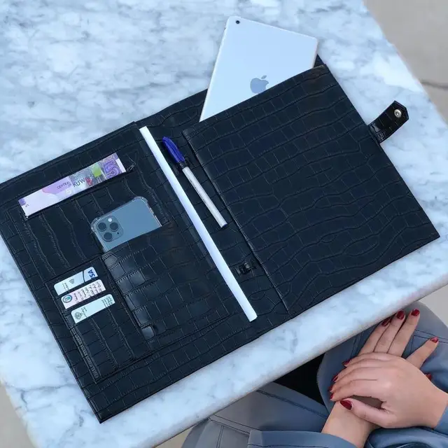 Bolsa Pasta Feminina: Luxo e Praticidade em um Único Produto 2 Bolsa Pasta Feminina de Luxo com Padrão de Crocodilo
