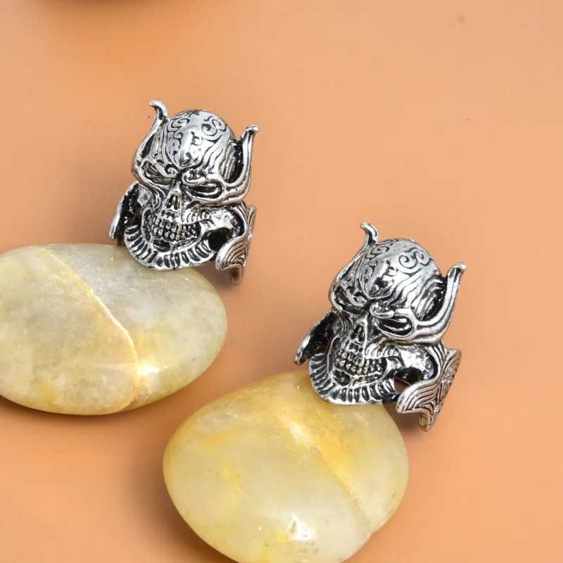 

Personality Silver Plated Mask Skull Ring Motorcycle Party Steampunk Men Women Finger Ring Cool Domineering Ring Biker Jewelry