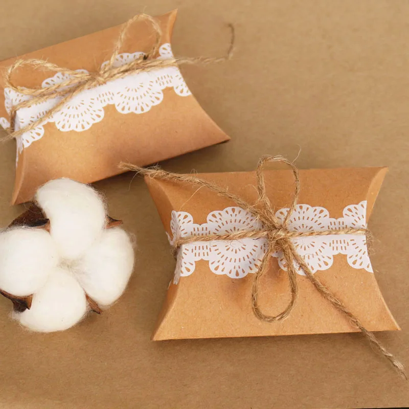 

10pcs Lace Kraft Paper Pillow Square Candy Box Rustic Wedding Favors Candy Holder Bags Stationery Holders Container