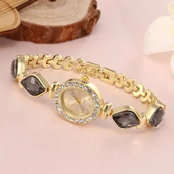 

Women Round Full Diamond Bracelet Watch Analog Quartz Movement Wrist Watch Luxury Brand Women Watches Personality Femme Relogio