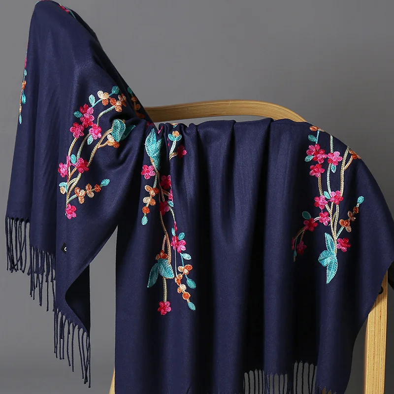 navy blue Большие размеры зимний теплый однотонный шарф для женщин/леди мягкие кашемировые шали цветок вышивка кашемировые женские накидки - Цвет: navy blue
