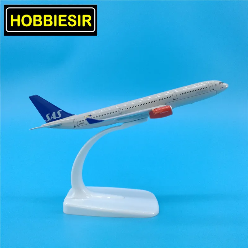

16CM 1:400 landing gear Aircraft Airbus A330-300 model SAS Scandianavian airlines Alloy airplane Gift W Stand base diecast plane