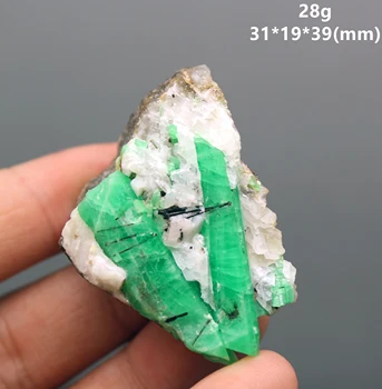 

100% Natural green emerald mineral gem-grade crystal specimens stones and crystals quartz crystals from china