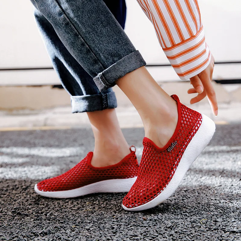 

Summer Mesh Shoes Women's Punched Sheet Surface Summer Lightweight Black And White with Pattern Athletic Shoes Flat Old Beijing