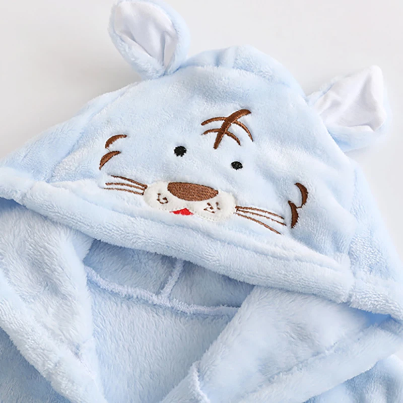 От 1 до 7 лет осенне-зимняя детская фланелевая одежда для сна с капюшоном Мягкий банный халат для малышей пижамы с рисунками пижамы для мальчиков и девочек