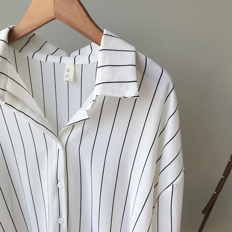 Новая Корейская версия свободного темперамента pinstripes ленивая рубашка в полоску Джокер Повседневная Женская куртка Женские топы