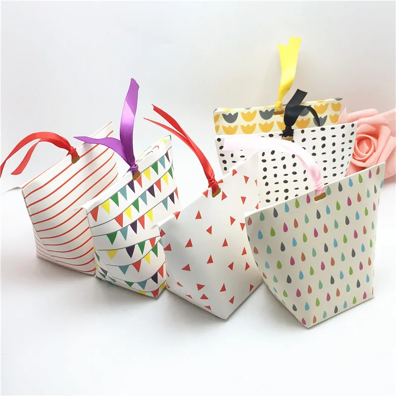 

12pcs 6x6x10cm Black dot/red line color pattern little Coffee Packing Paper Bag Love Gift Surprised Exquisite White Box