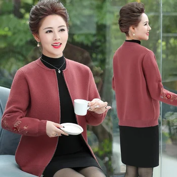 

2020 Mom, autumn winter wear knitted cardigan, wool sweater for the elderly, 50 year old women, spring and outfit, short coat.