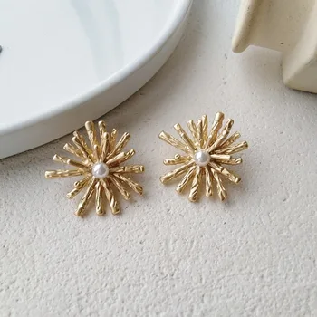 

Europe and America Personality Exaggerated Metal Texture Sun Flower Stud Earrings for Women Girl Fashion Jewelry Accessories