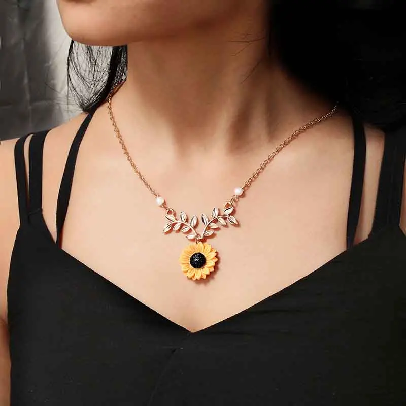 DIABO Punk Gothic Flower Pendant Long Necklace Black Gold Zircon Chain Necklace Stainless Steel Jewelry