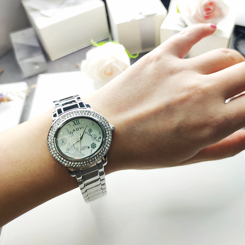 Big case fashion watch for women (1)