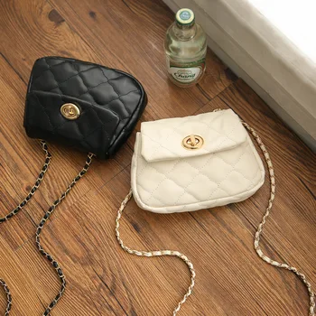 

2019 Korean version of the new diamond chain bag cloud bag simple Joker shoulder diagonal bag small fresh women's bag