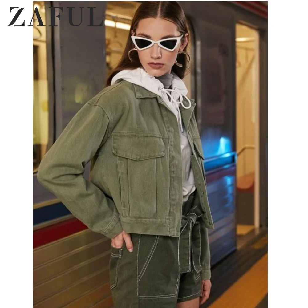 Женская короткая камуфляжная куртка ZAFUL зеленая однотонная на пуговицах с