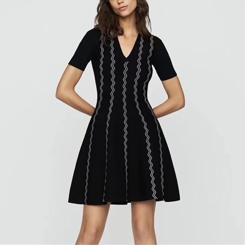 

Runway Elegant Short Sleeve Striped Dress V-neck Women Sweater Dress High Waist Knitted Verstido Office Ladies Summer Mini Dress