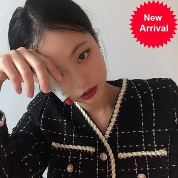 

Wool Luxury Designer Blends Coat for Women Fashion Black Vintage V Neck Plaid Wide Waisted Tweed Coat