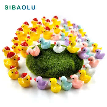 

Little Christmas Duck Mini resin craft figurine Model Dollhouse Home Decor Miniature Fairy Garden Decoration Accessories Modern