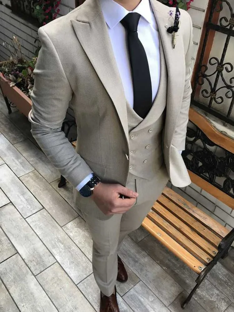 

New Style Men Suits Light Grey Groom Tuxedos Peak Lapel Groomsmen Wedding Best Man 3 Pieces ( Jacket+Pants+Vest+Tie )
