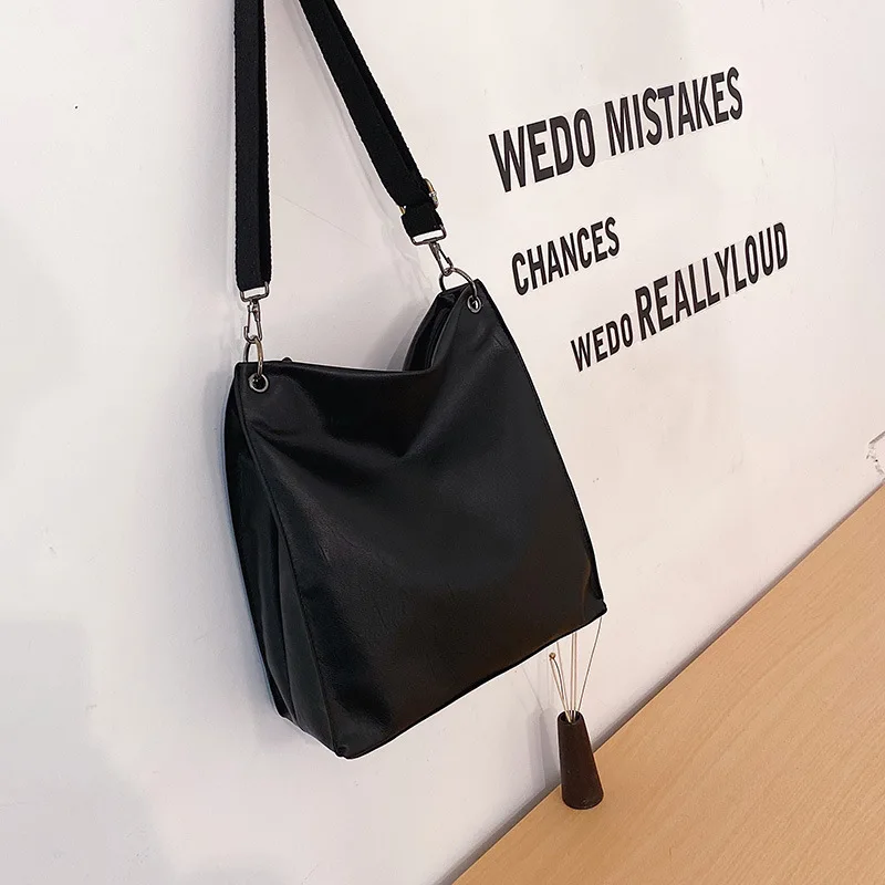 

2019 New Style Fashion CHIC High Grade Sense Crossbody/shoulder Bag Versatile INS lian tiao wang Red Celebrity Style Large Capac