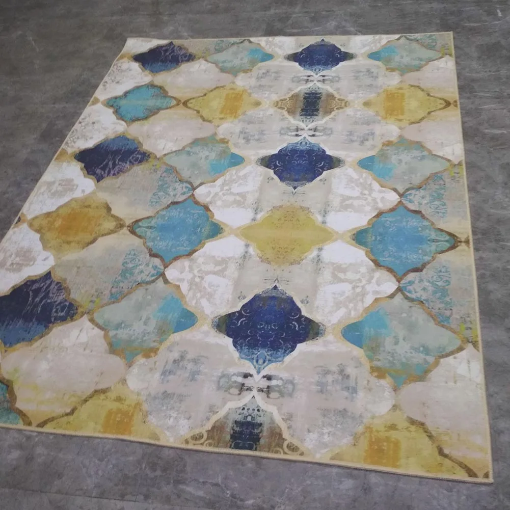 Ковер в скандинавском стиле с геометрическим рисунком золотистого и серого