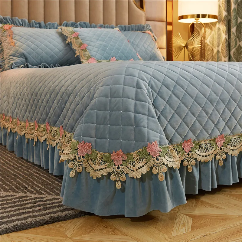 Fleece Velvet Warm Soft Quilt Set Grey Blue Queen King Premium 3/5Pcs Bedspread Elegant Ruffle Floral Bed Cover set Pillow shams