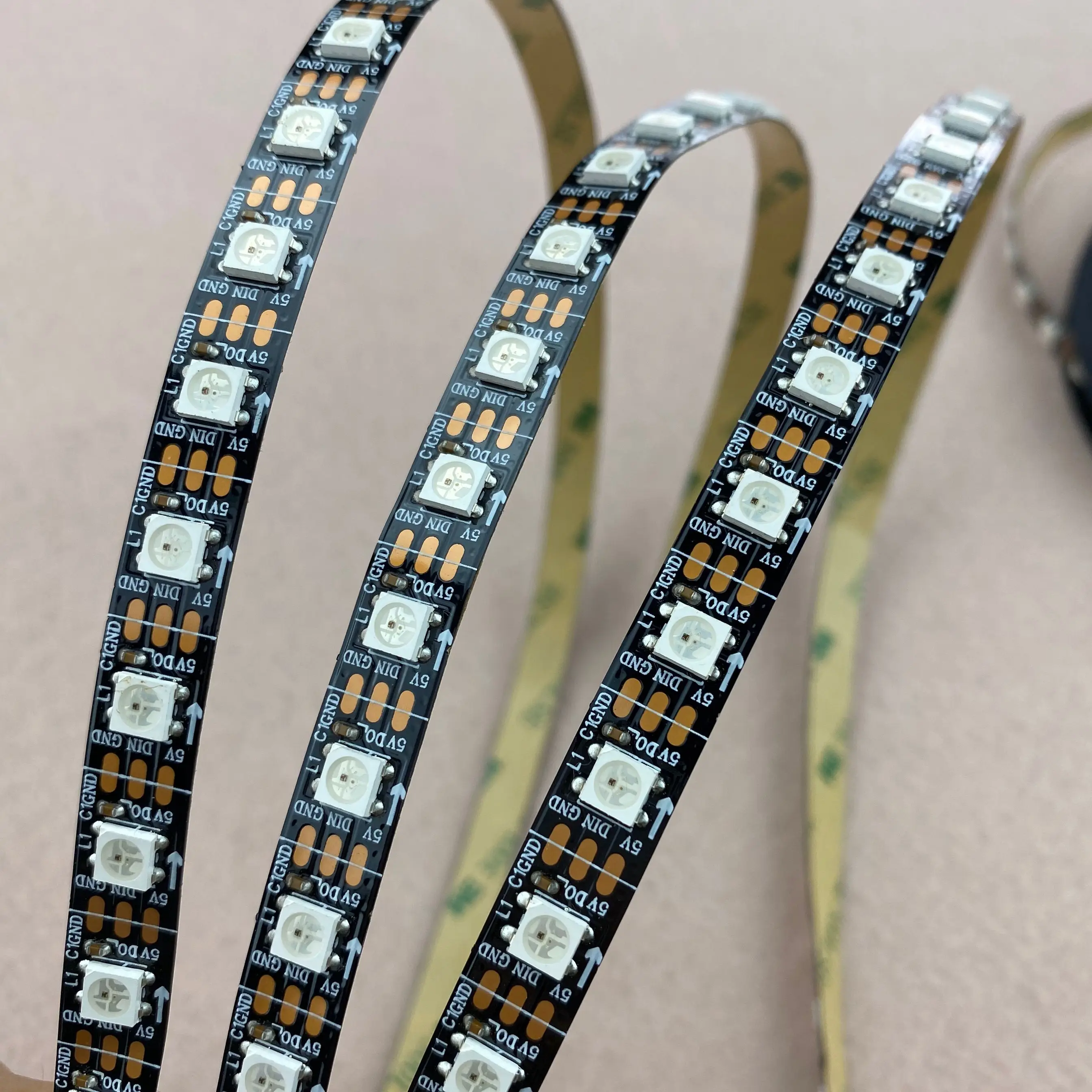5m DC5V WS2812B led pixel srip не водонепроницаемый 74 шт. WS2812B/M с пикселями Черная печатная