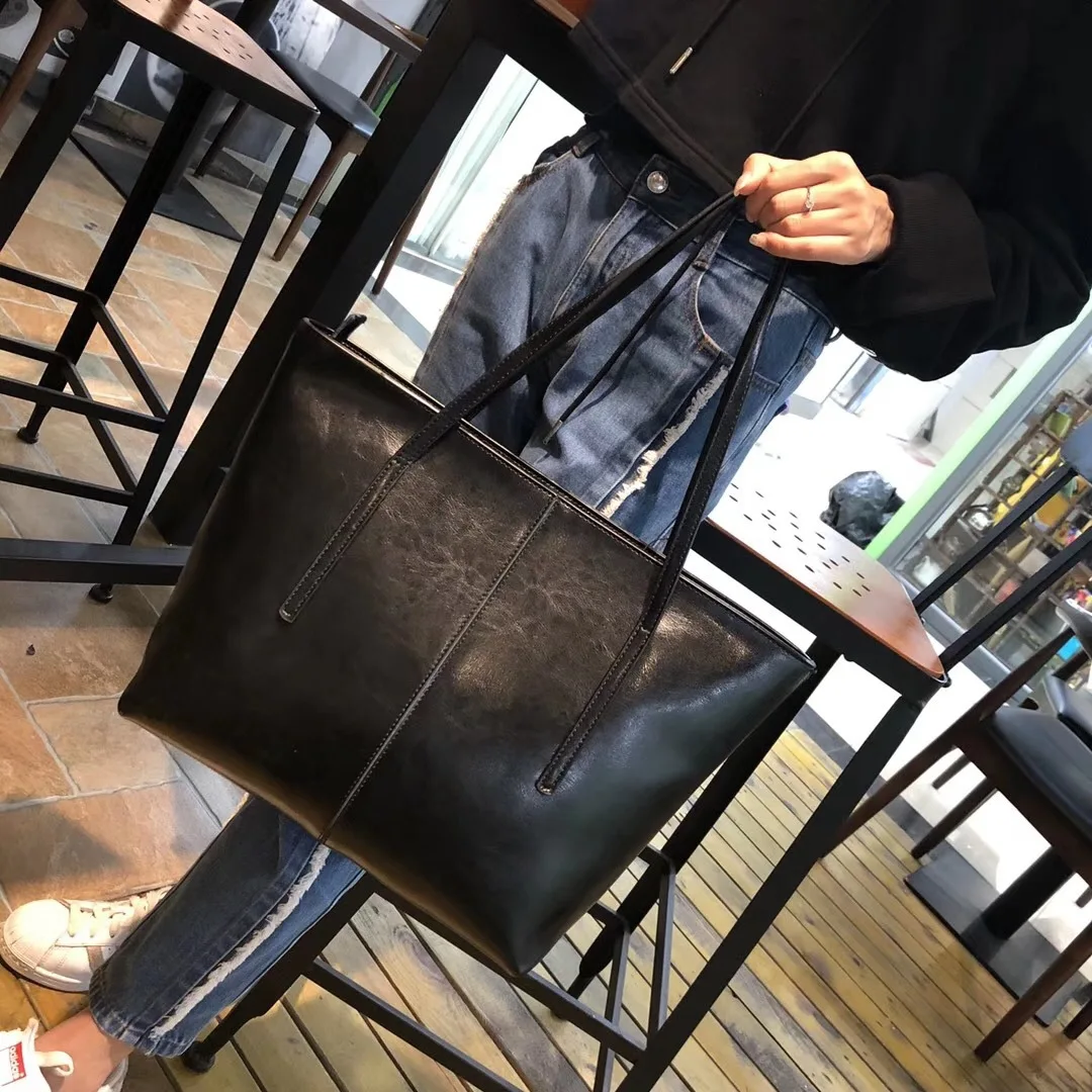

Women's bag 2020 new women's shoulder bag large leather handbag large capacity oil wax leather handbag leather bag