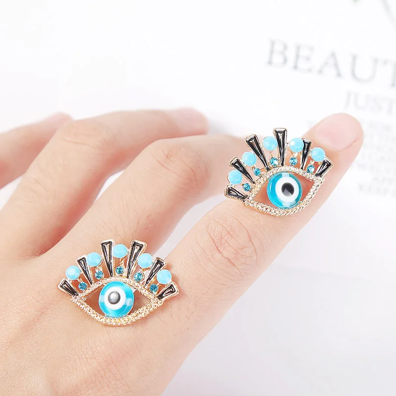 12351559835_1172614327