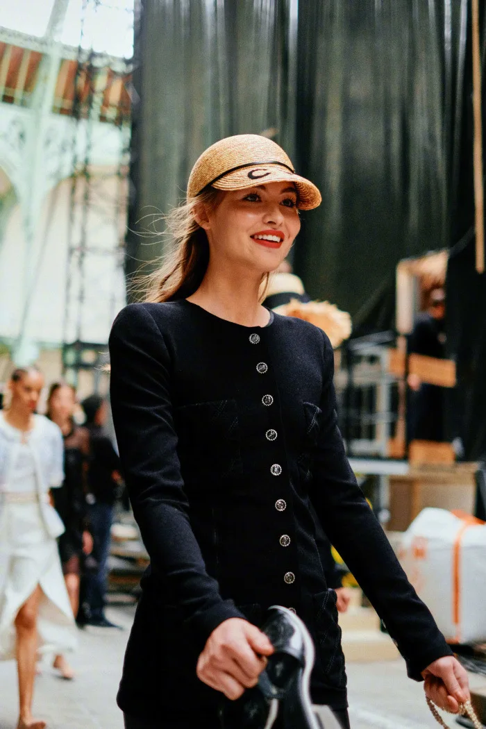 14170183747_1973660410