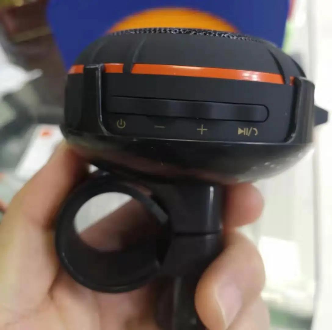 Беспроводная bluetooth-колонка для езды на велосипеде, спортивный сабвуфер, вставляемая карта, fm-радио, 10 часов работы от аккумулятора