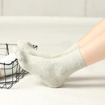 

Spring and Autumn Women's new solid color casual warm socks