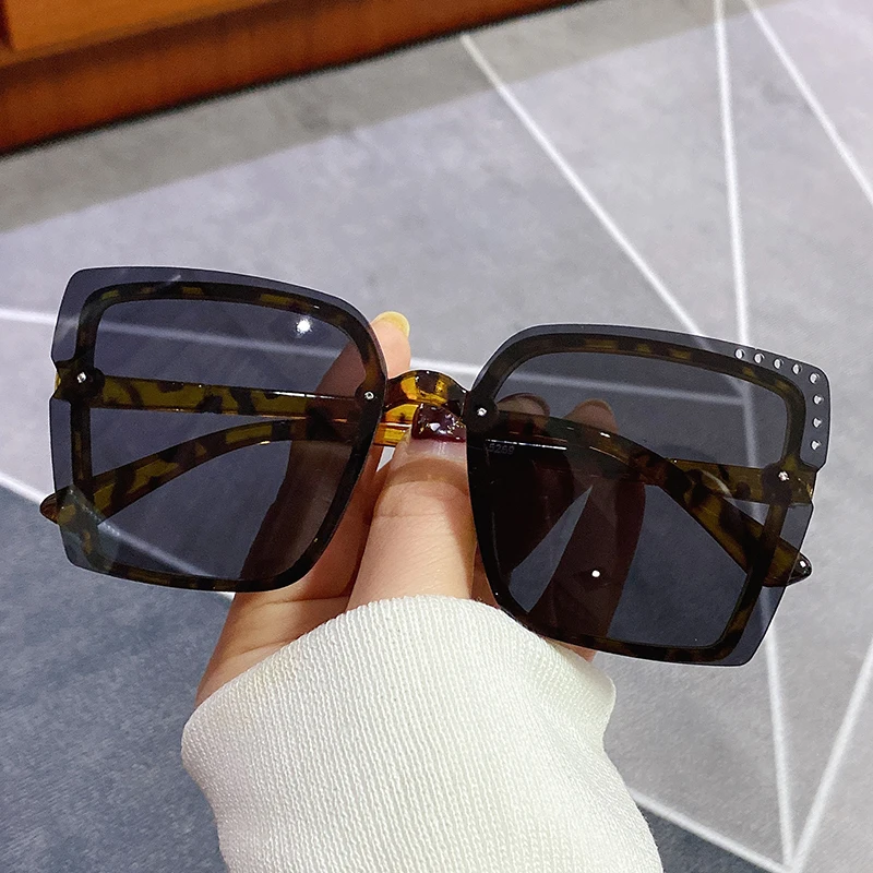 Louis Vuitton Oversized Sunglasses for Women for sale