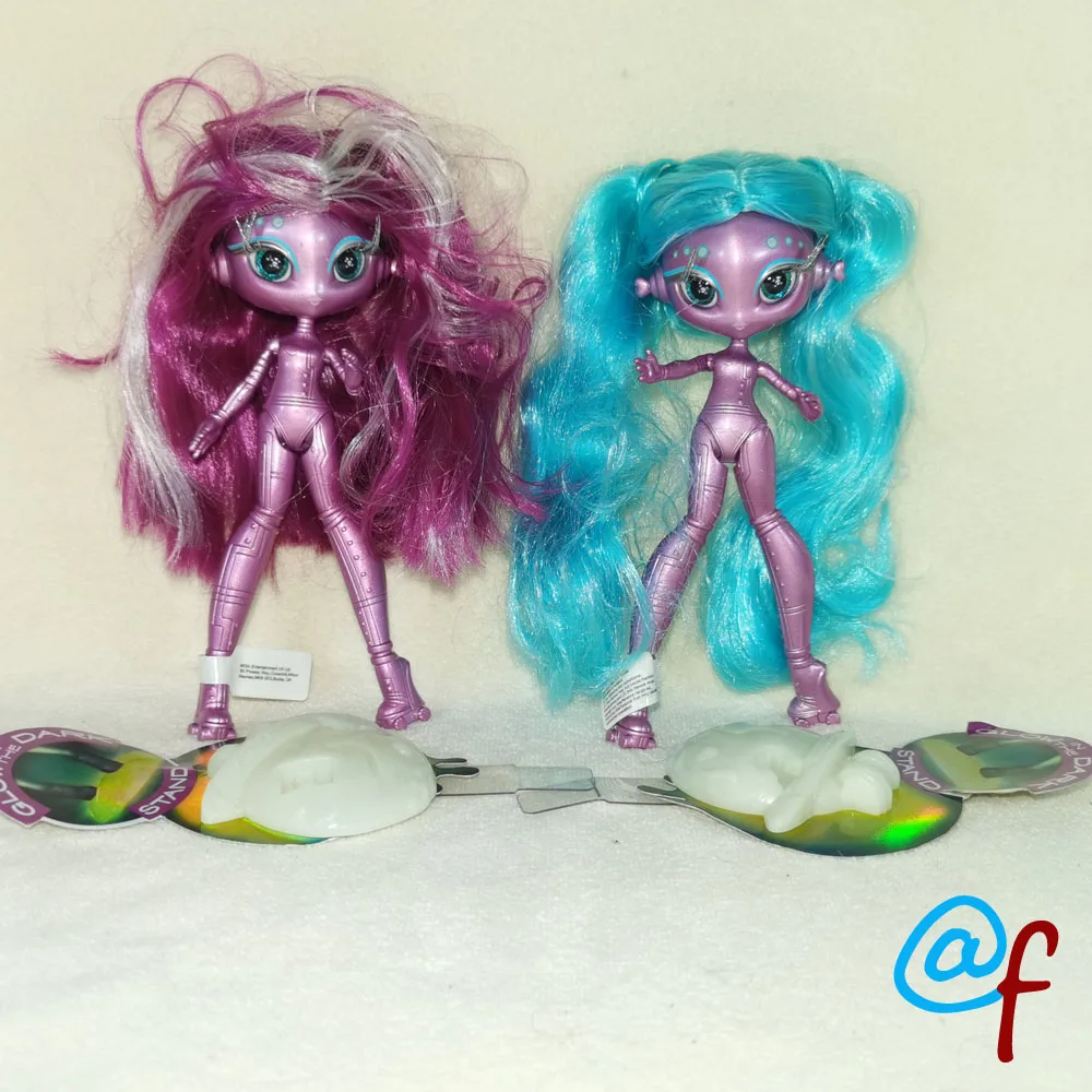 alien doll girl