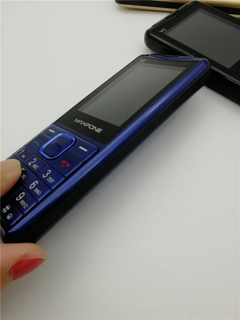 Maxfone V3 кнопочные сотовые телефоны с 1,77 дюймов 2000 мАч две sim-камеры Bluetooth Spotlight большой динамик FM дешевый мобильный телефон