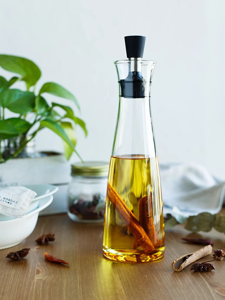 Creative leak proof glass soy sauce pot sesame oil spice bottle kitchen