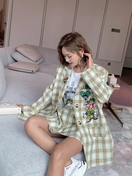 

European station 2020 spring new small suit foreign style lattice loose large size long and medium fashion jacket tide ins