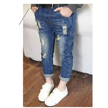 Детская одежда; коллекция года; модные товары в Корейском стиле для мужчин и женщин; детские джинсы с дырками; модные джинсы из бутика; сезон осень; Новые товары