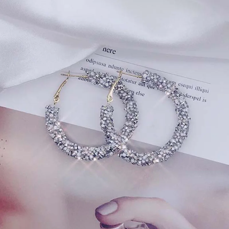 Женский дизайн, модные очаровательные шикарные серьги-кольца для женщин, блестящие кристаллы, полые круглые серьги, ювелирные изделия
