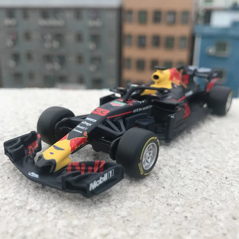 Модель автомобиля Bburago RB14 № 33 F1 гоночная формула статическая имитация сплава