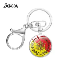 Porte-clés Unique avec fermoir en verre convexe, pendentif en forme de Triskelion, Souvenir de voiture