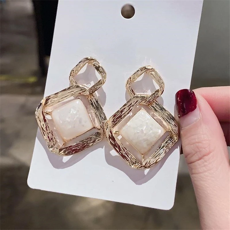 

Hypoallergenic 92 Silver Needle Geometric Resin Earrings for Women Luxury Fashion Gold exaggeration Stud Earrings jewelry Z131