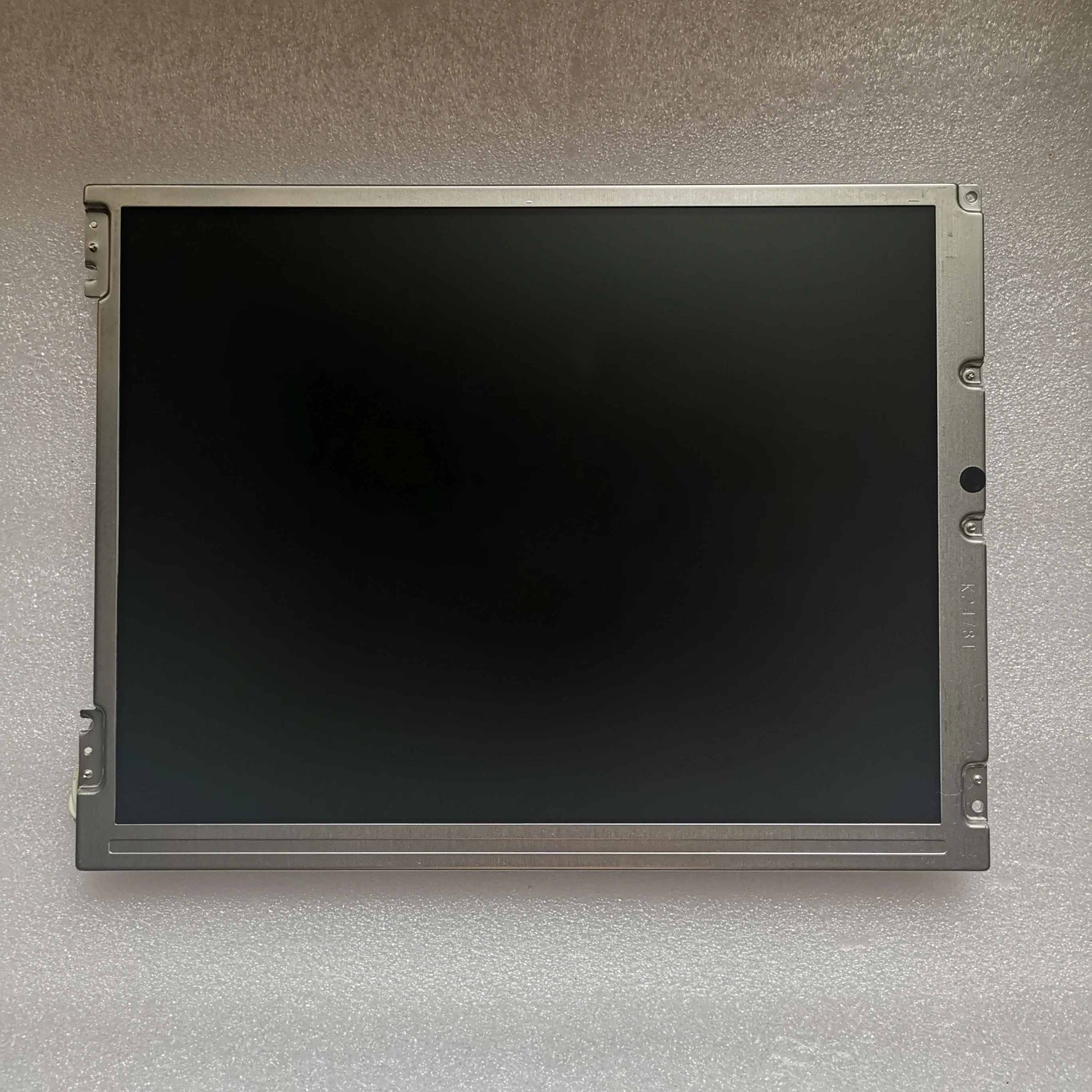 LCD ȭ, LQ121S1DG31