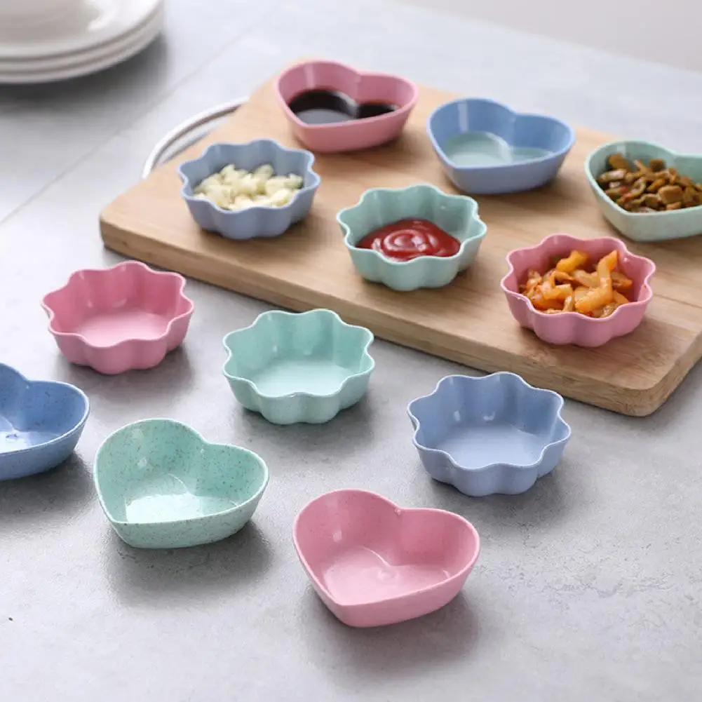 Dipping Sauce Bowls Appetizer Plates Serving Bowls Set of 6 Heart-Shaped Dipping Bowls Colorful Ceramic Seasoning Dishes Soy Sauce Dishes 