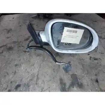 

RIGHT REARVIEW SKODA SUPERB (3U4)