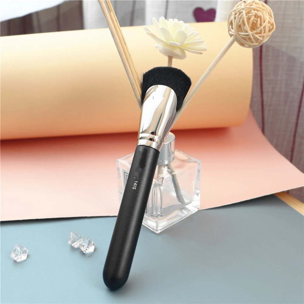 Fan-shaped Powder Brushes Blush Brush Make up Brush Honey Paint Make up tool Brush Beauty Brush M134S Fan-shaped Powder Brushes Blush Brush Make up Brush Honey Paint Make up tool Brush Beauty Brush M134S