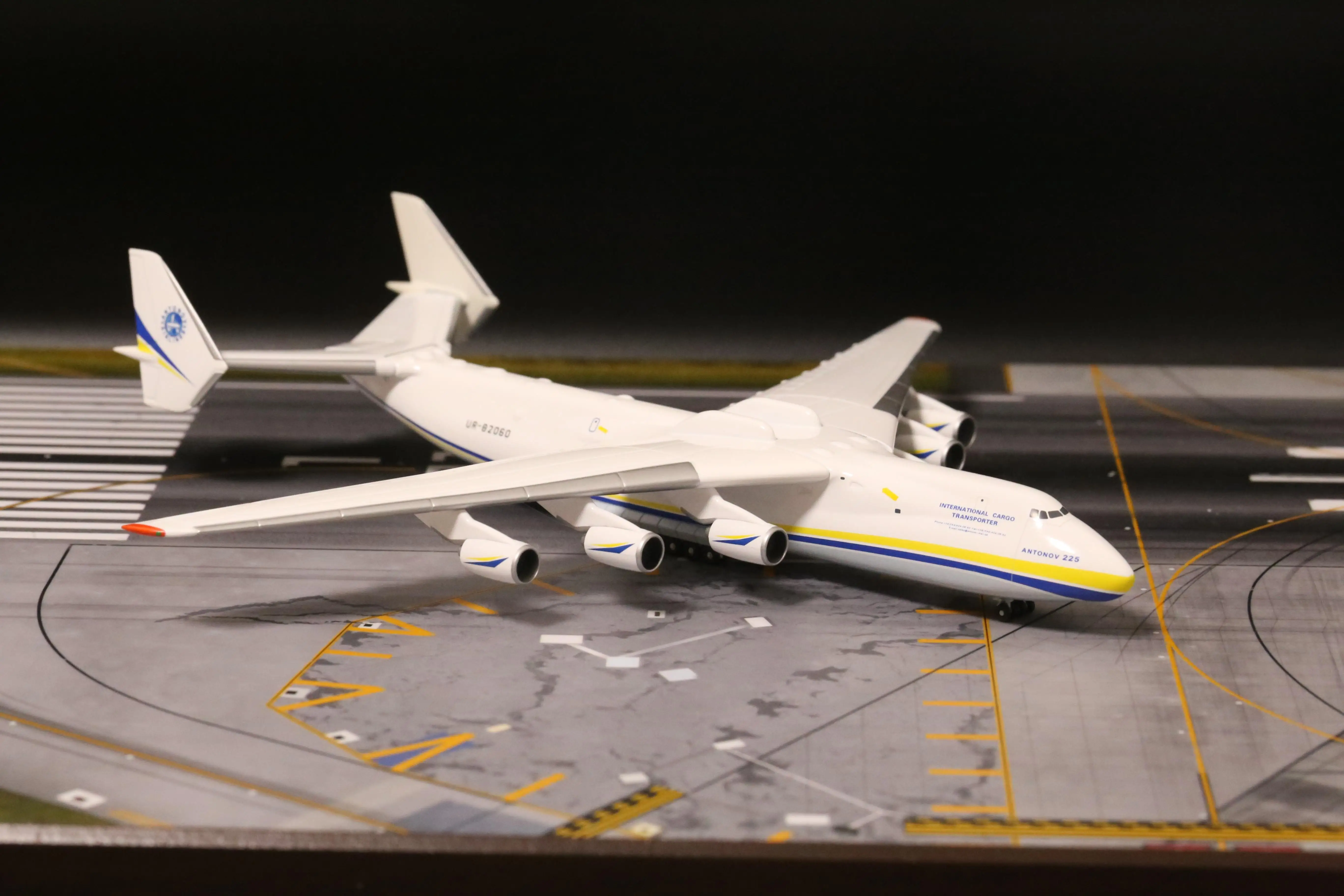 Эрпа Антонов Airlines AN-225 Mriya 1/400 литье под давлением модель самолета