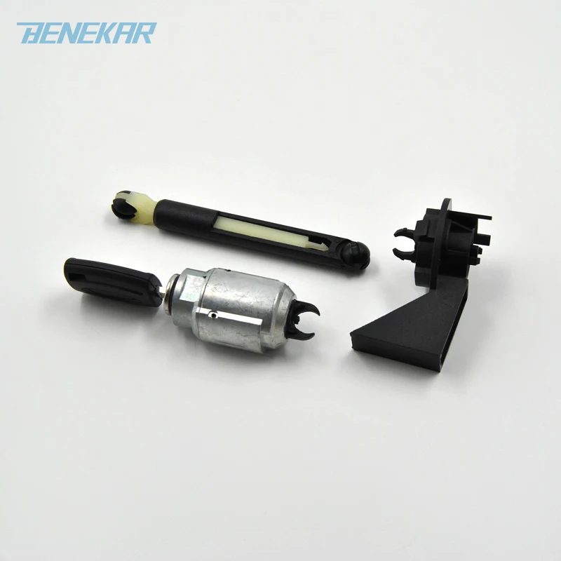Комплект защелок на капоте Benekar комплект и 1 ключ для Ford Focus Mk2 MAX KUGA 2004-2012 |