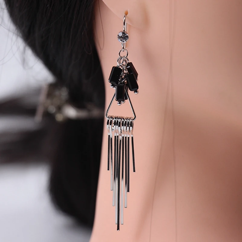 

1 Pair of Japanese and Korean Style Simple Tassel Long Earrings Women's Single Creative Earhook Crystal Earrings